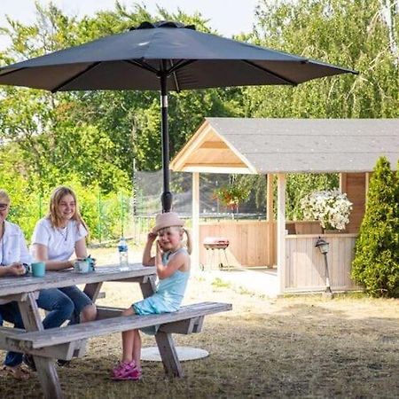 Comfortable Bungalow With A Covered Terrace, For 6 People, 미엥지즈드로예 외부 사진