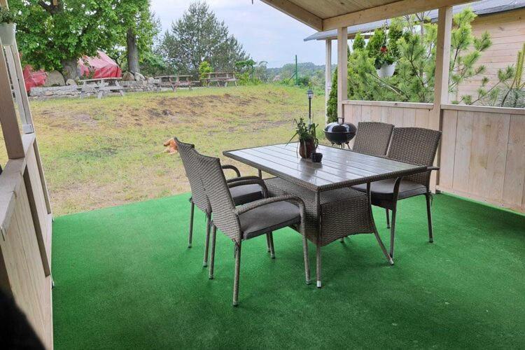 Comfortable Bungalow With A Covered Terrace, For 6 People, 미엥지즈드로예 외부 사진